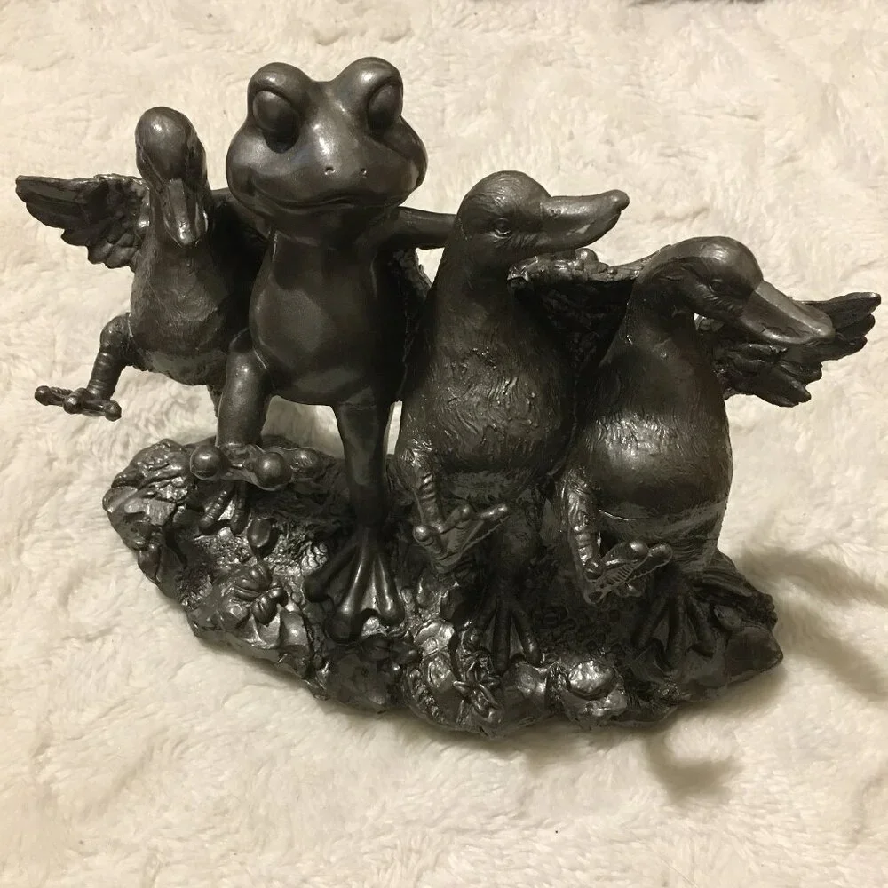 Vintage Gunmetal Grey Frog & Ducks Garden Statue Dancing Can-Can Line Kitsch - Picture 3 of 12